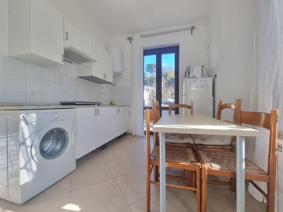 -5 Min From Bus Stop-Free Parking Exterior foto
