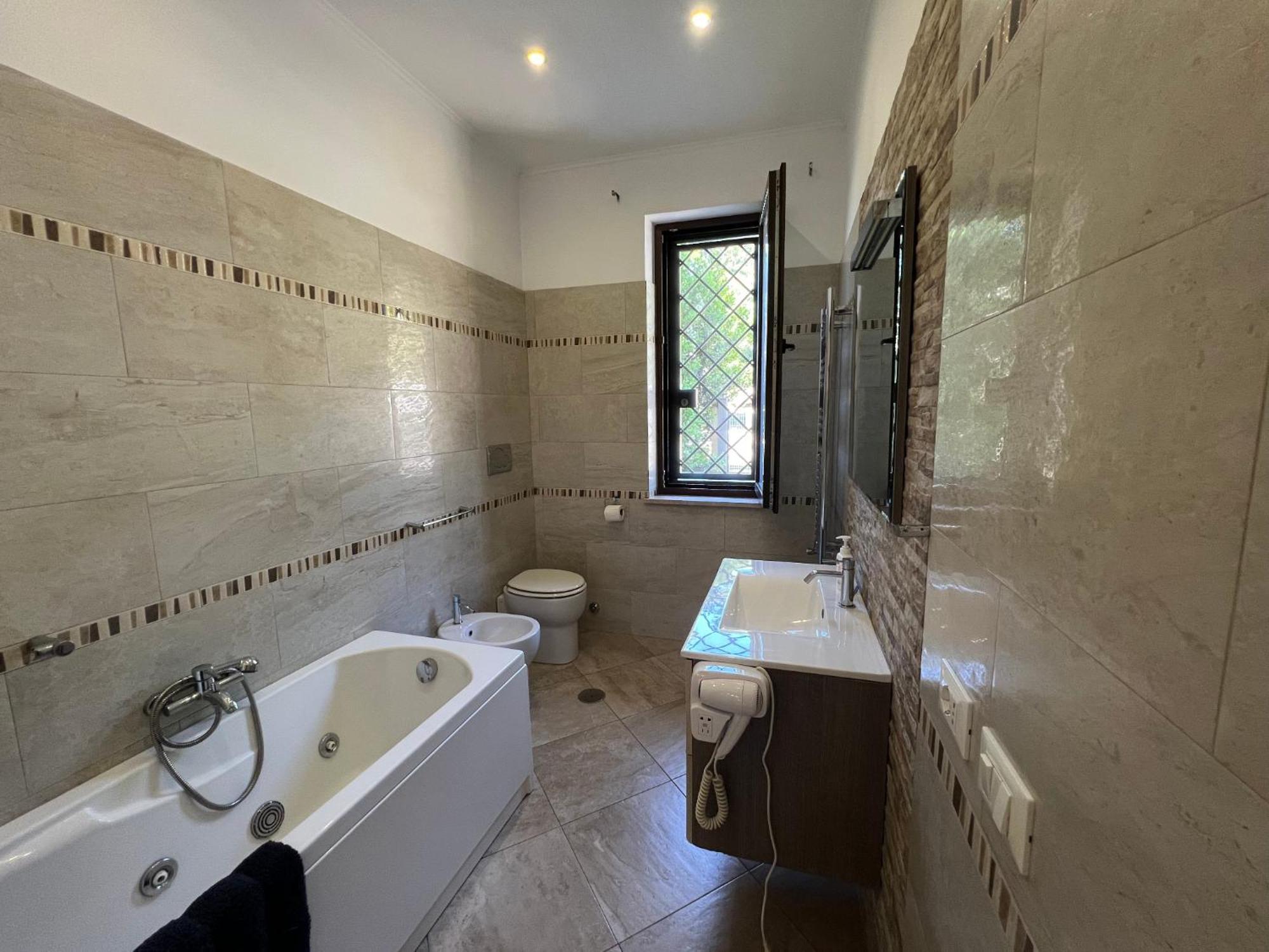 -5 Min From Bus Stop-Free Parking Exterior foto